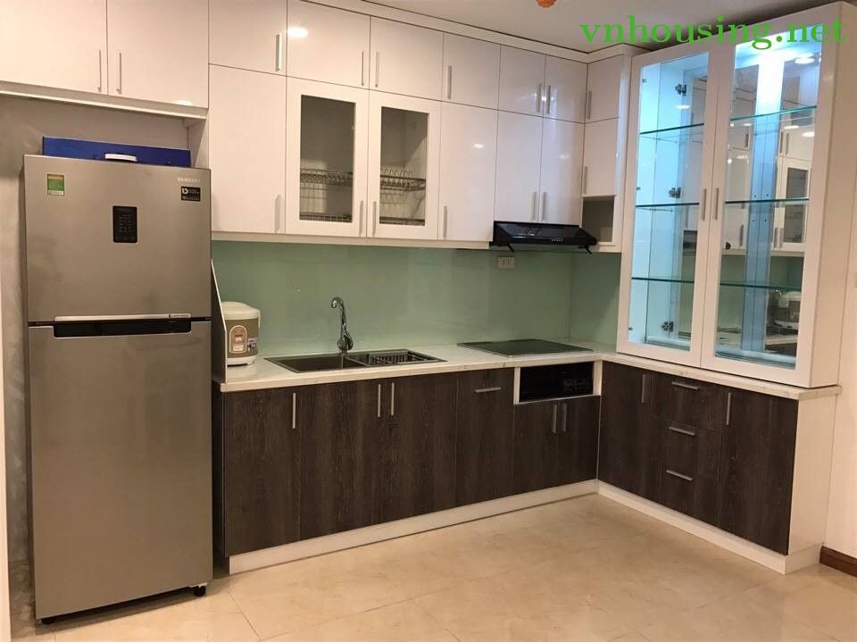 cho thuê căn hộ 62 nguyễn huy tưởng DT97m2 3PN đồ cơ bản giá 9tr L/H em xuân 01655679812